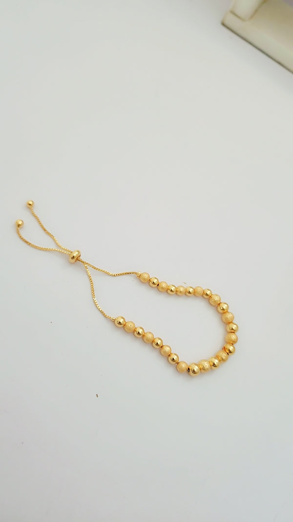 Golden Pearl Essence Bracelet – Premium Fashion Jewelry for Women