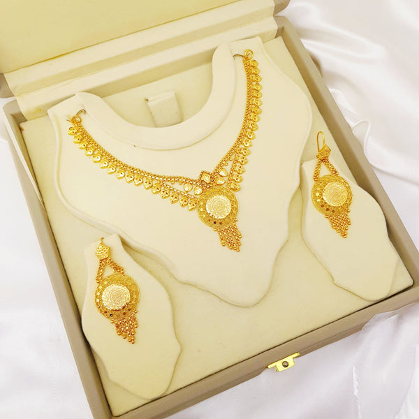 Luminous Luxe Gold Polished Necklace