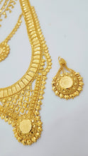 Lustrous Gold Adorned Bridal Necklace