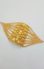 Lustrous Gold Dust Bracelet/ Bai