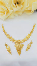 Aurora Radiance Gold-Plated Necklace – Exquisite Bridal Jewelry.