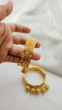 Elysian Crest Gold Kara | Classic Polished Elegance