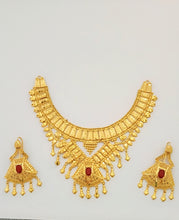 Crown of Legacy Gold-Coated Bridal Necklace Set – Timeless Regal Grandeur