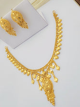 Crown of Regalia Gold-Coated Bridal Necklace Set – An Heirloom of Royal Splendor