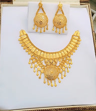 Sovereign Grace Gold-Coated Bridal Necklace Set – An Heirloom of Regal Splendor
