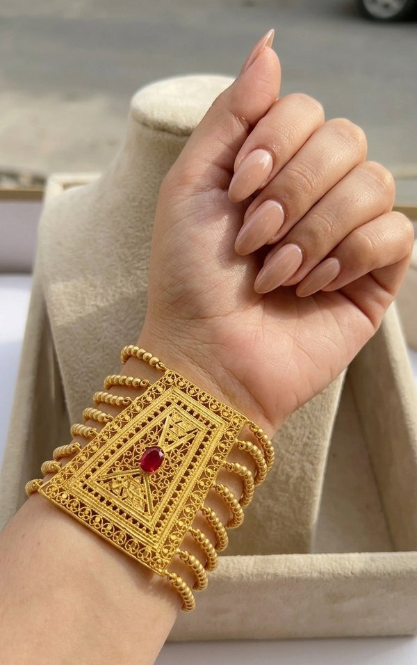 Golden Aura Bracelet/ Bai