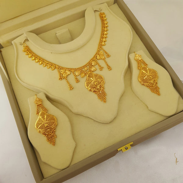 Sparkling Reflection Gold Polished Necklace