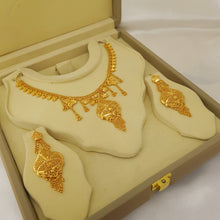 Sparkling Reflection Gold Polished Necklace